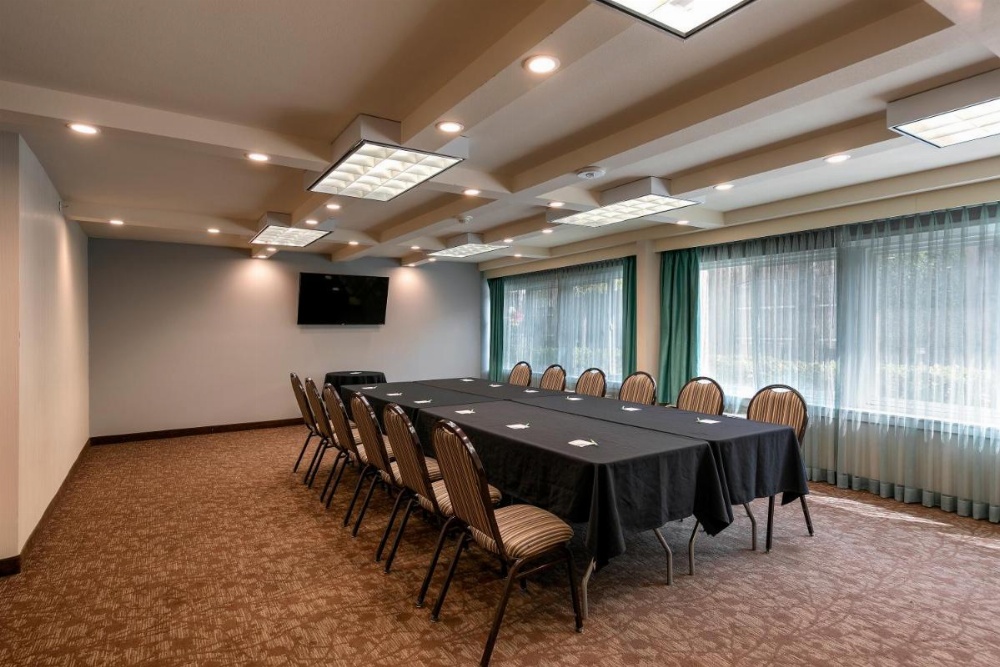 Holiday Inn West Covina Hotel Image 15