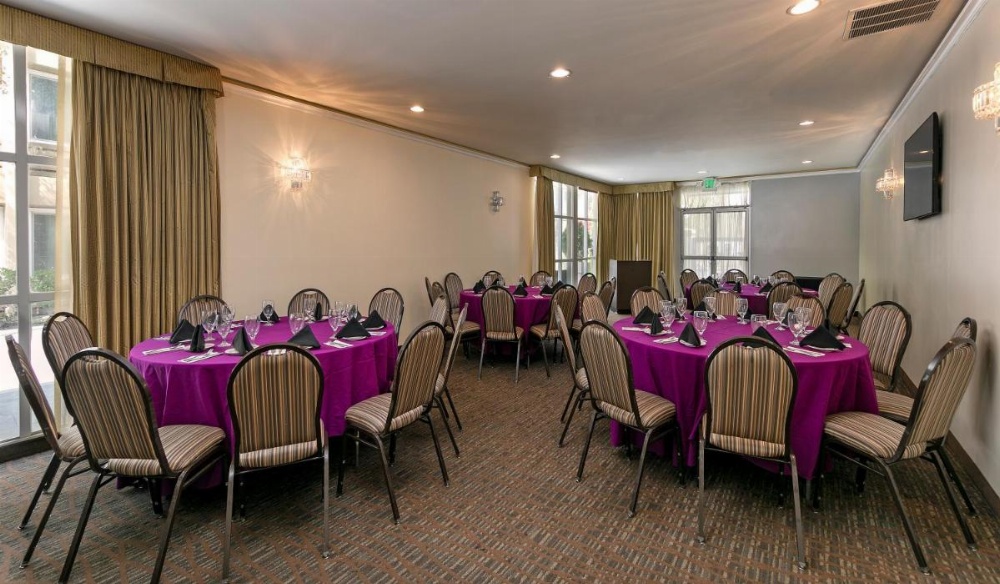 Holiday Inn West Covina Hotel Image 16