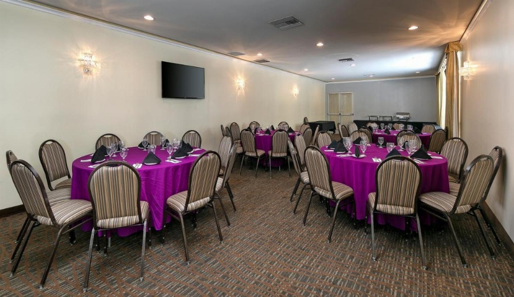 Holiday Inn West Covina Hotel Image 17